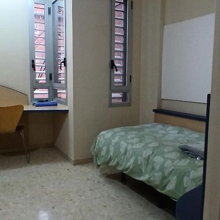 Larru Los Bermejales Residencia Universitaria Sevilla Kültér fotó