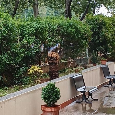 Larru Los Bermejales Residencia Universitaria Sevilla Kültér fotó