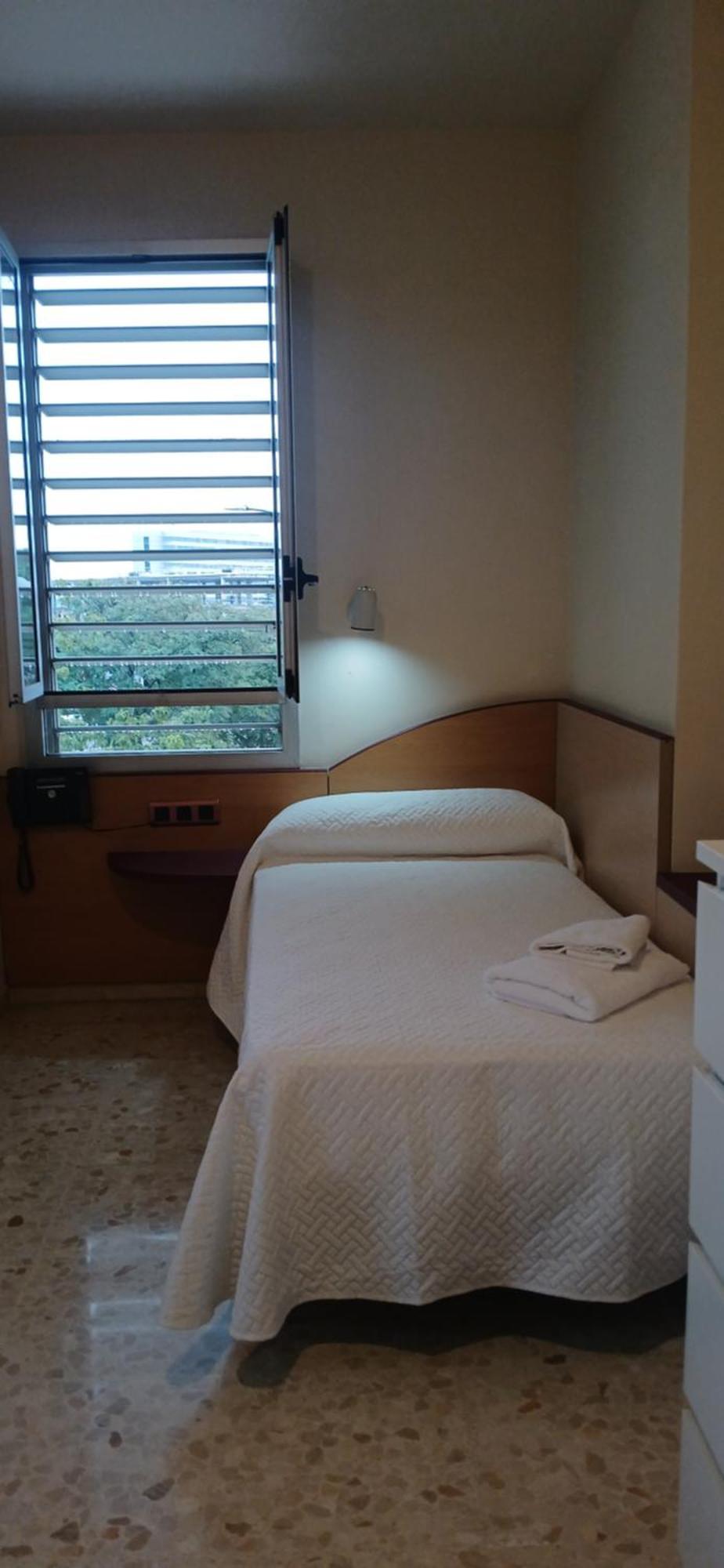 Larru Los Bermejales Residencia Universitaria Sevilla Kültér fotó